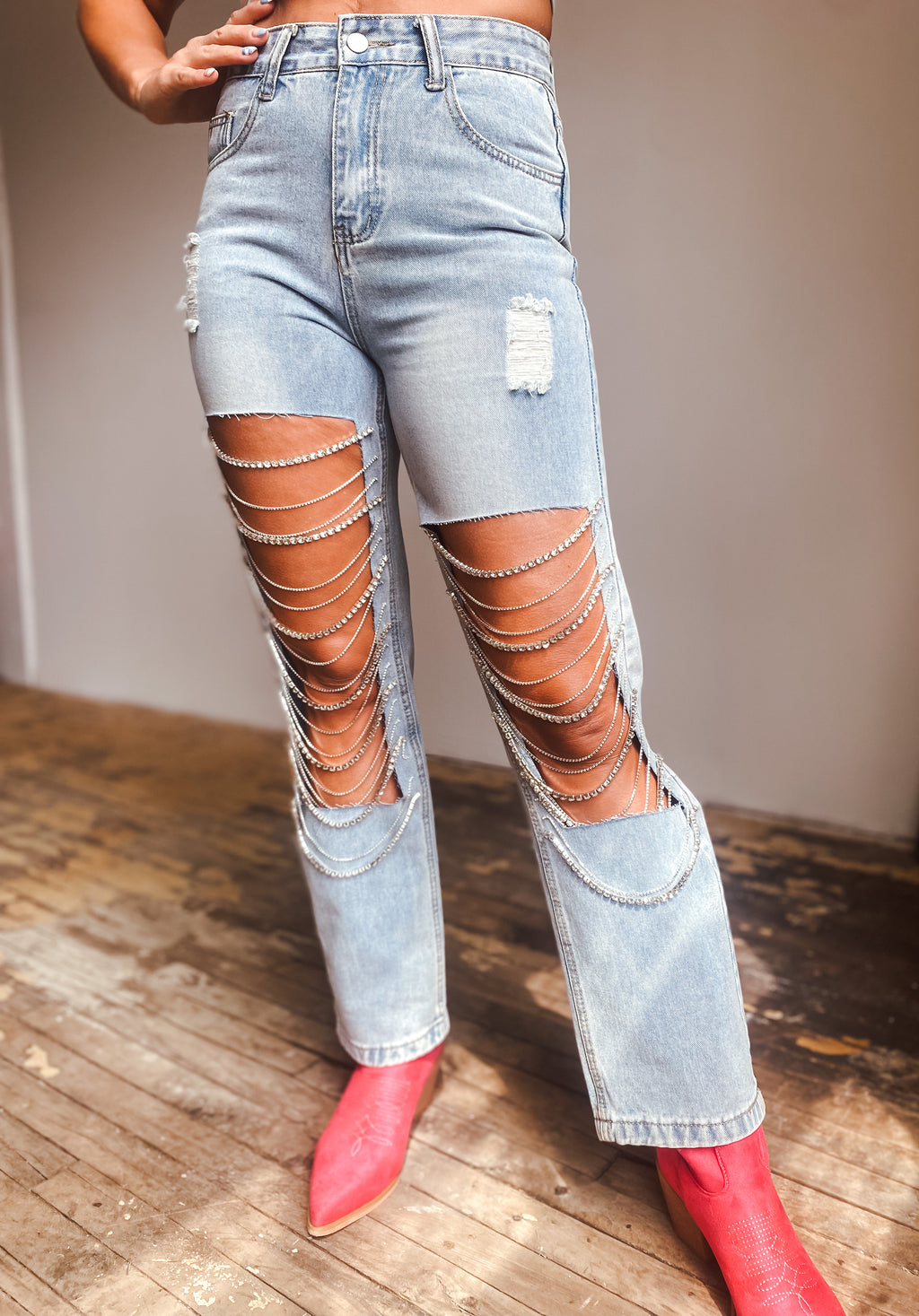 Giving these rhinestone jeans their moment✨🤩 #rodeo #rodeocollection